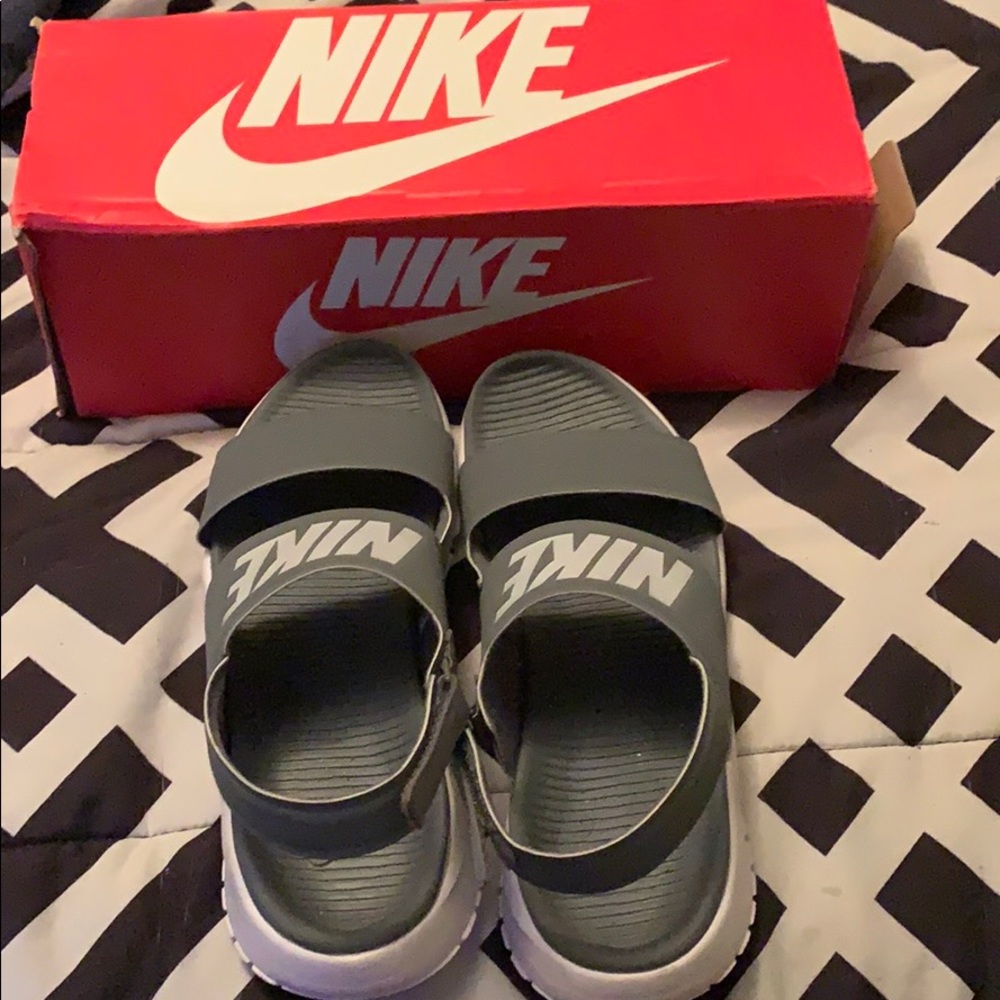 WMNS NIKE TANJUN SANDAL